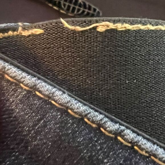 Democracy dark wash boot cut jeans. Size 6 - Picture 8 of 10